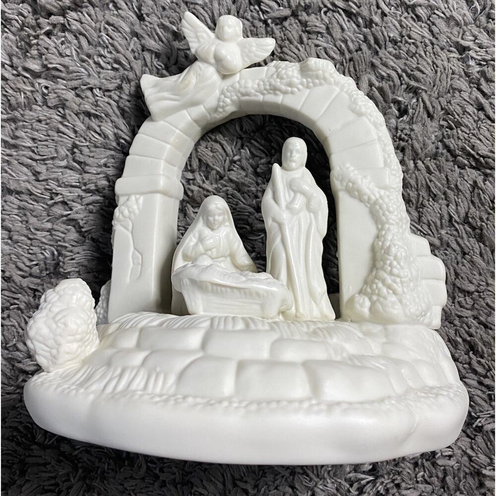 White Porcelain Bisque Musical Christmas Nativity Scene Decor - Picture 9 of 11